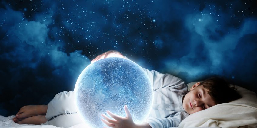 Картинки ребенок спит за окном темно светит луна (65 фото)